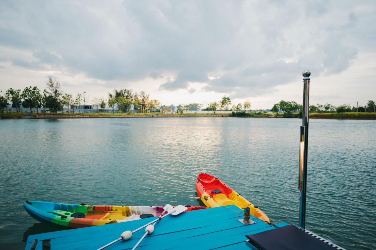 Canoe And Fishing , Free Pickup Villa Batam Exterior photo