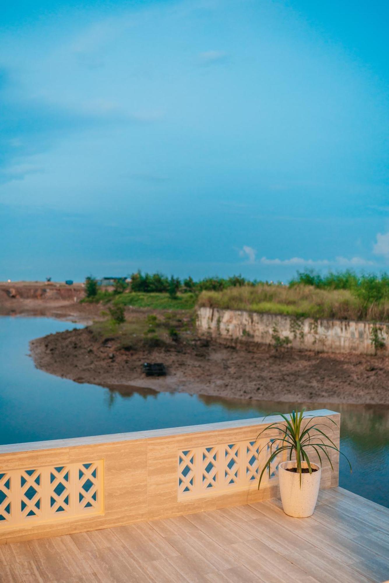 Canoe And Fishing , Free Pickup Villa Batam Exterior photo